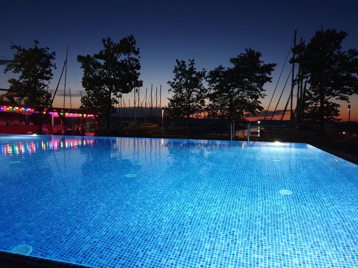 Butique Apartman Balatonlelle Ngoại thất bức ảnh